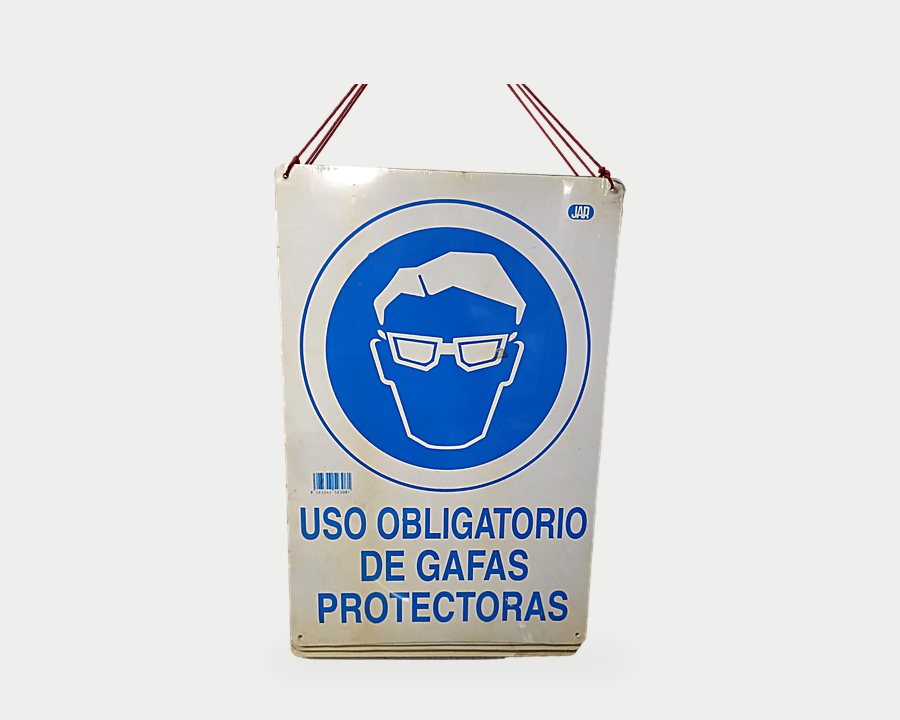 Uso obligatorio de gafas de seguridad